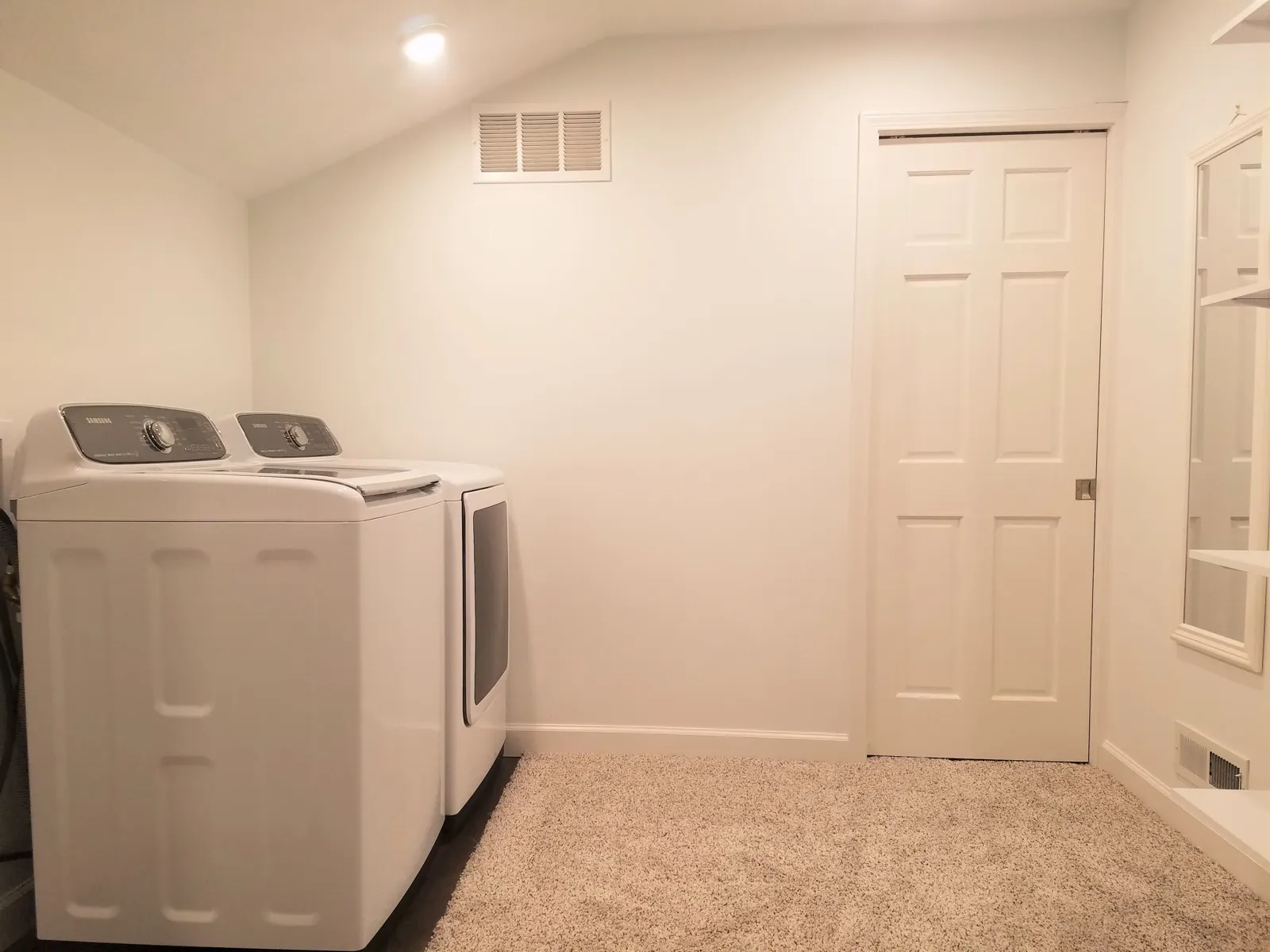 LAUNDRY ROOM – BRECKSVILLE, OH — photo 1
