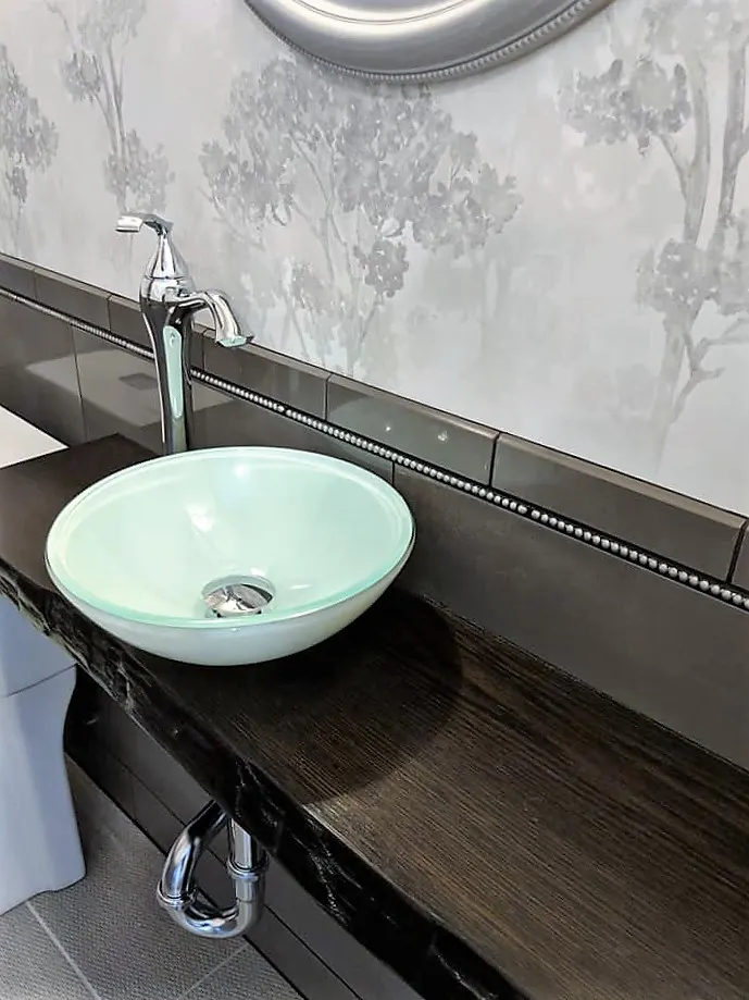 HALF BATHROOM – ROCKY RIVER, OH — photo 4