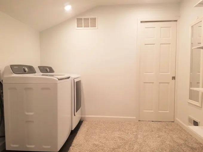 LAUNDRY ROOM – BRECKSVILLE, OH