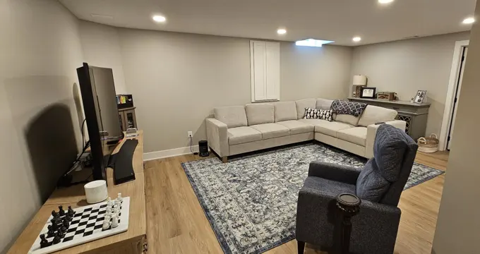 Lower level · Avon Lake