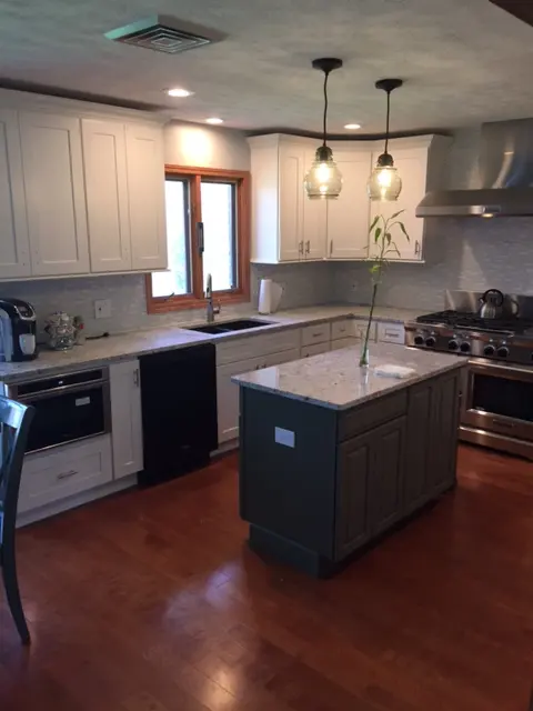 KITCHEN – HINCKLEY, OH