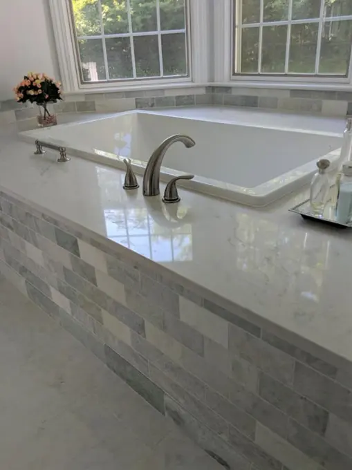 BATHROOM – RUSSELL TOWNSHIP, OH