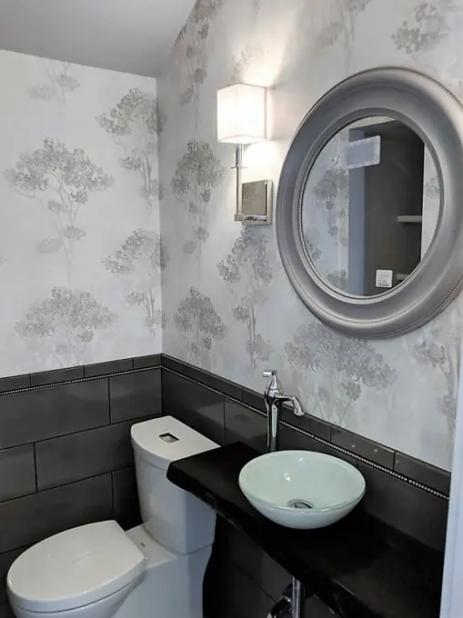 HALF BATHROOM – ROCKY RIVER, OH
