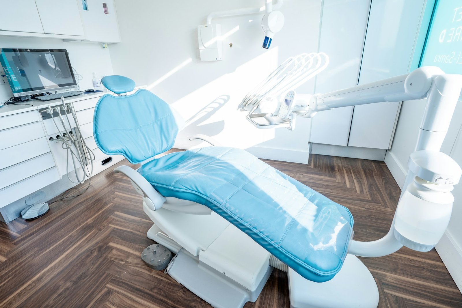 d-dental-office-yuTlQYeehHs-unsplash d-dental-office-yuTlQYeehHs-unsplash